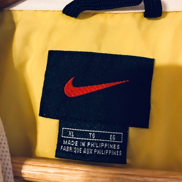 Vintage 90’s Nike XL Yellow Gray Jacket - Picture 4 of 11